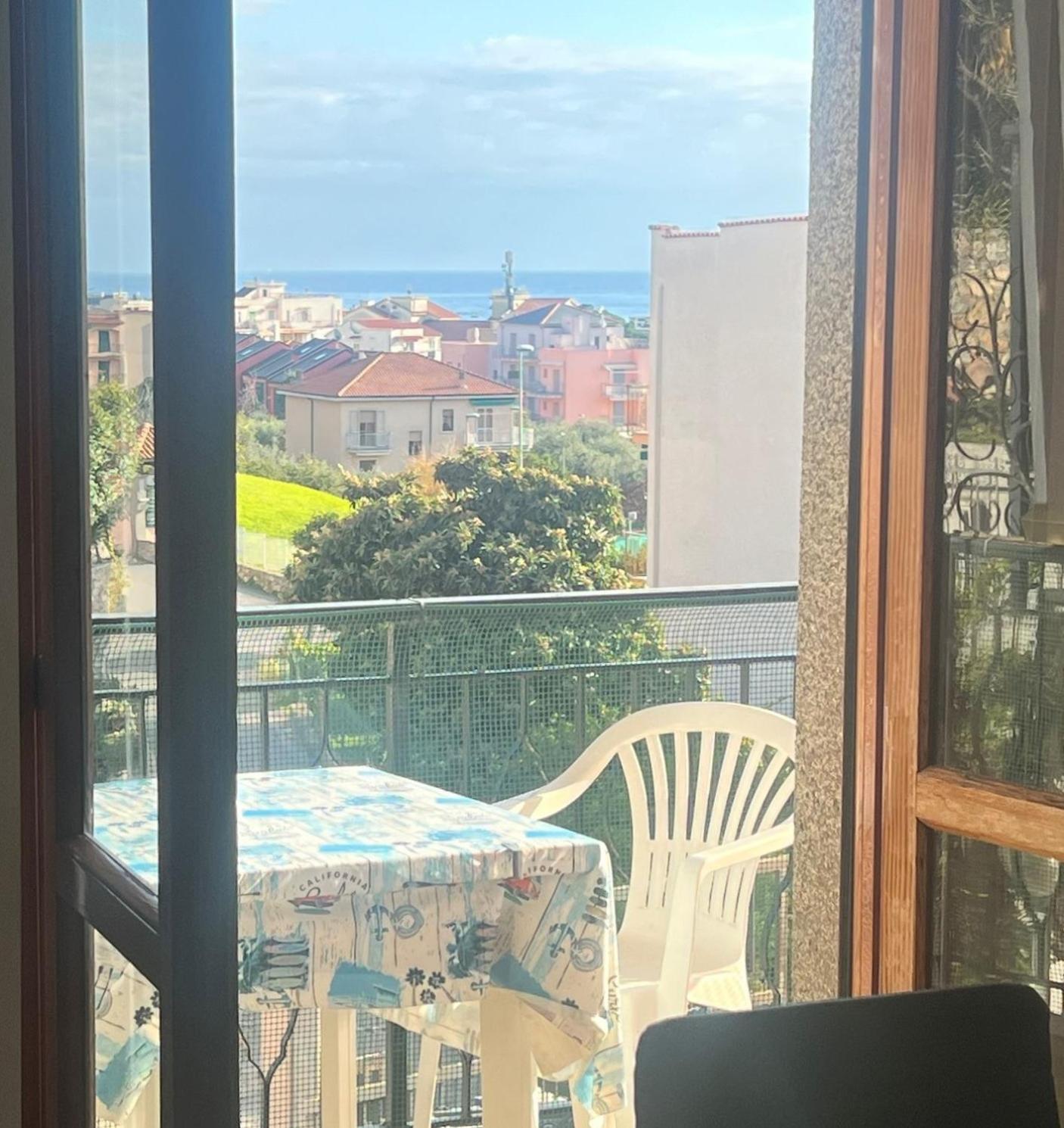Apartment Aurora & Nicole Ideal Per Biker Con Terazza Vista Mare Parcheggio E Wi-Fi Gratuiti Pietra Ligure Dış mekan fotoğraf