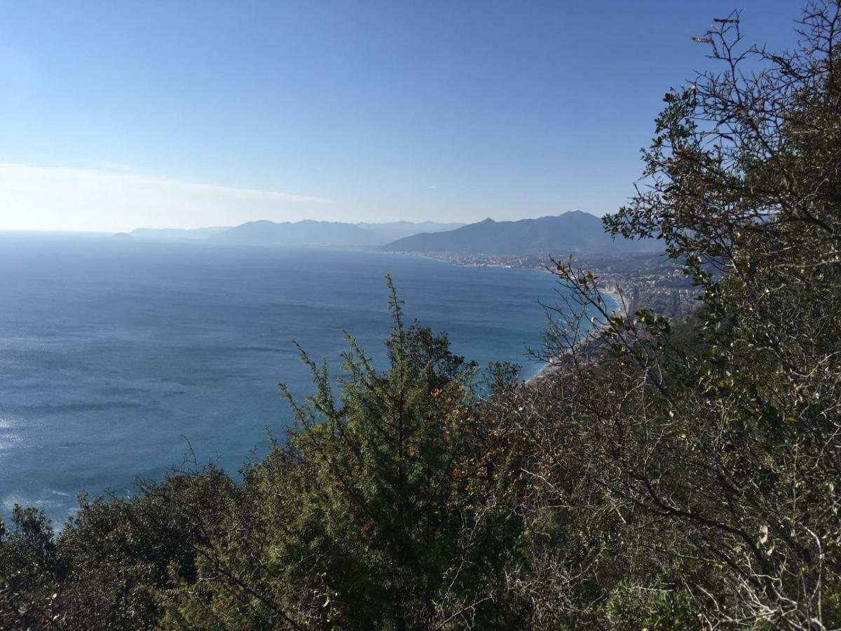 Apartment Aurora & Nicole Ideal Per Biker Con Terazza Vista Mare Parcheggio E Wi-Fi Gratuiti Pietra Ligure Dış mekan fotoğraf